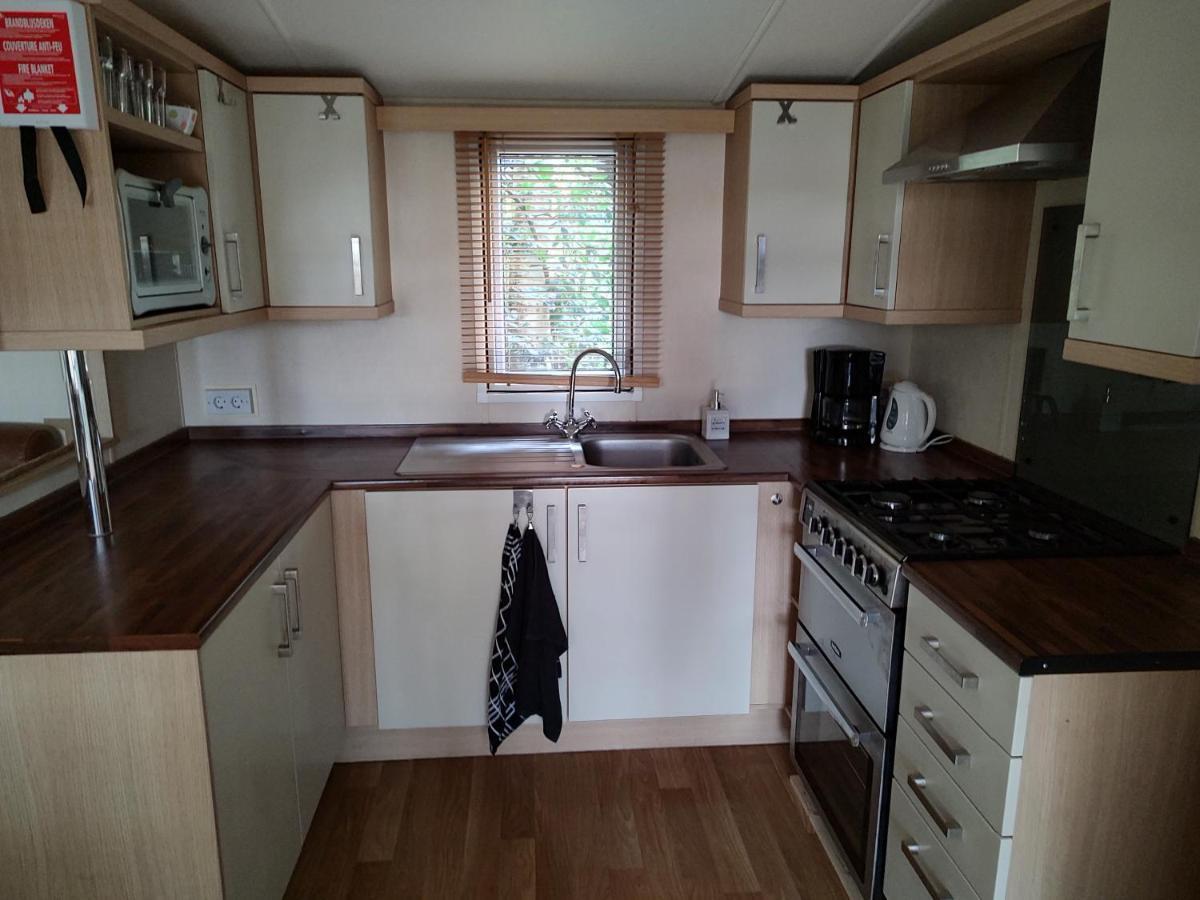 Chalet Met Veranda Aan Bosrand Vledder Luaran gambar