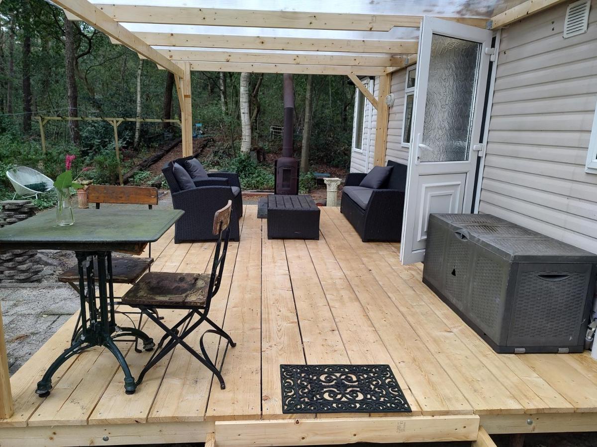 Chalet Met Veranda Aan Bosrand Vledder Luaran gambar